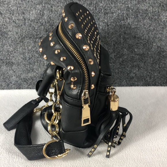 Bebe - Picture 4 of 11